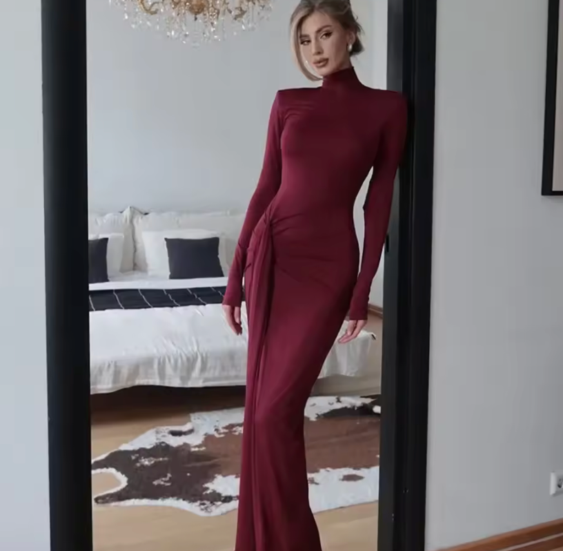 Abito Lungo Fasciatura con Spacco Alto - Dolcevita Nero Elegante